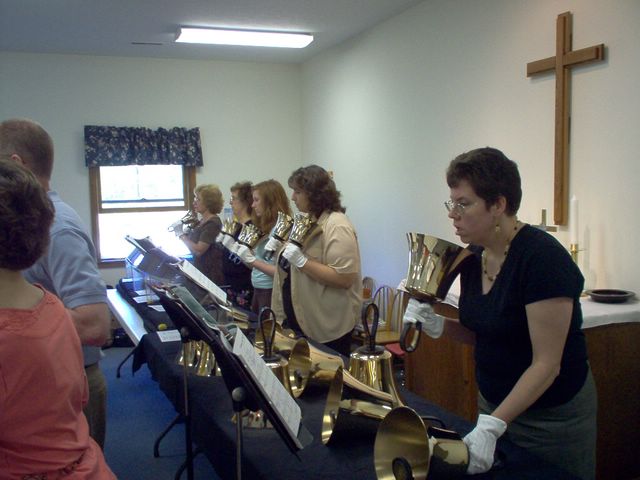 Bell_Choir_2007_3